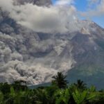 Gunung Merapi Erupsi, Warga Dilarang Beraktivitas di Radius 7 Km dari Kawah